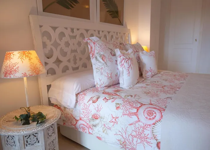 Апартаменти Apartmento Familiar Con Piscina Con Vista Al Mar