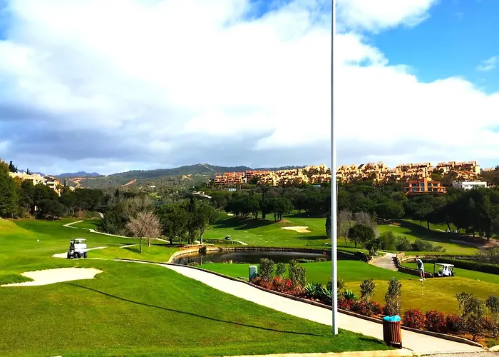 Апартаменти Apartmento Familiar Con Piscina Con Vista Al Mar *