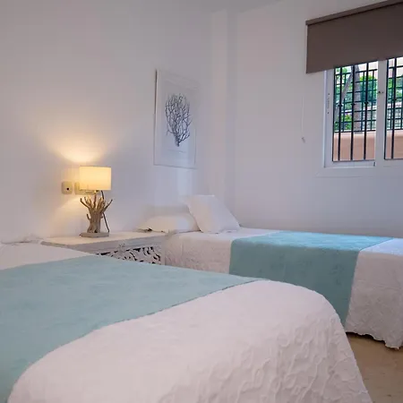 Apartmento Familiar Con Piscina Con Vista Al Mar