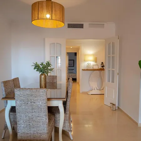 Apartmento Familiar Con Piscina Con Vista Al Mar 아파트 마르베야