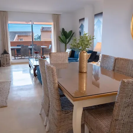 Apartmento Familiar Con Piscina Con Vista Al Mar