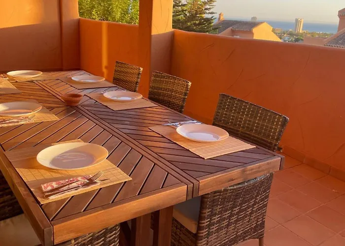 Apartmento Familiar Con Piscina Con Vista Al Mar * 马尔韦利亚