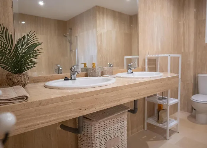 Apartmento Familiar Con Piscina Con Vista Al Mar דירה *
