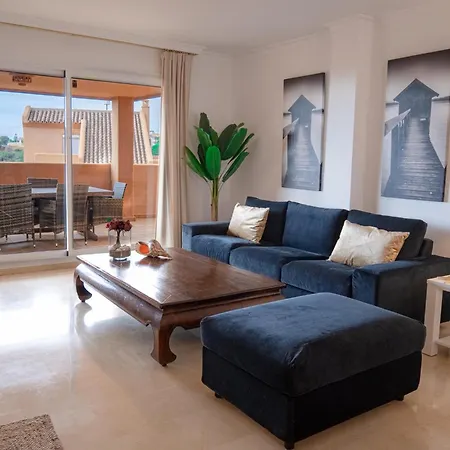 Apartmento Familiar Con Piscina Con Vista Al Mar شقة